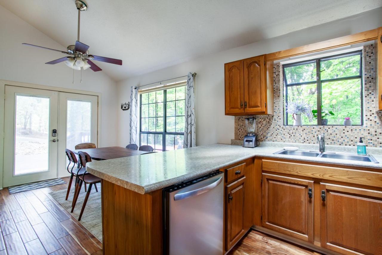 Little Cub Cottage - Mtn Views & Community Pools Gatlinburg Exterior photo